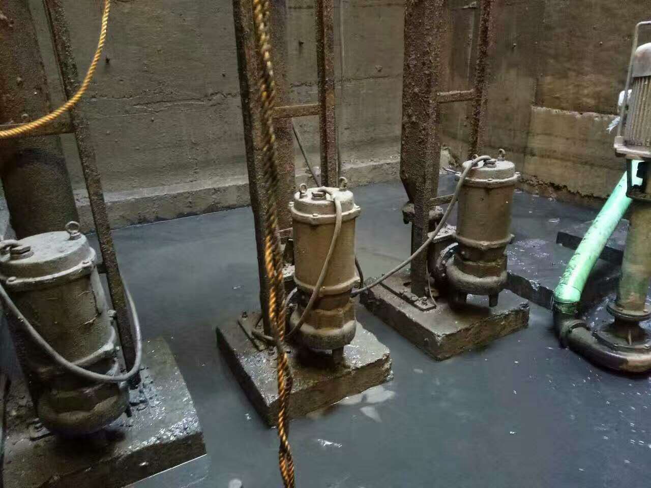 浈江污水池清理