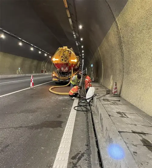 浈江隧道排水渠清淤